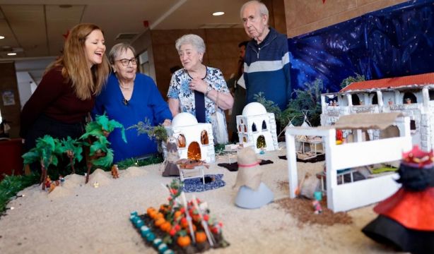 Mayores con deterioro cognitivo de Madrid potenciarán su estimulación con experiencias sensoriales