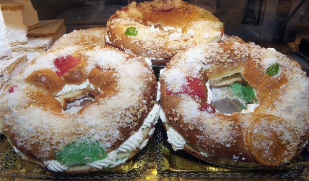 Este es el mejor roscón de Reyes relleno de nata de 2024, según la OCU