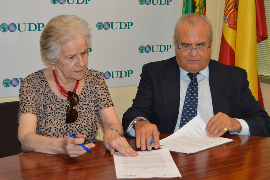 Firma Acuerdo Fundación Lumière Fundacion MayoresUDP Antonio Mayoralas Paca Tricio Firma Acuerdo Fundación Lumière Fundacion MayoresUDP Antonio Mayoralas Paca Tricio