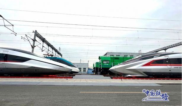 China presenta nuevos trenes bala que alcanzan 450 km/hora