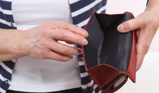 Aviso: debes hacer estos trámites para seguir cobrando la pensión no contributiva en 2025