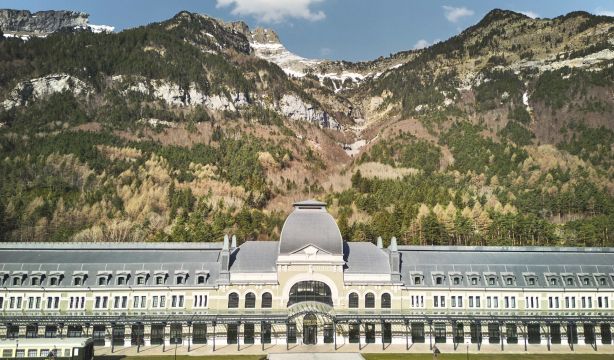 El hotel de cinco estrellas en los Pirineos que fue una estación de tren (Barceló Hotel Group)