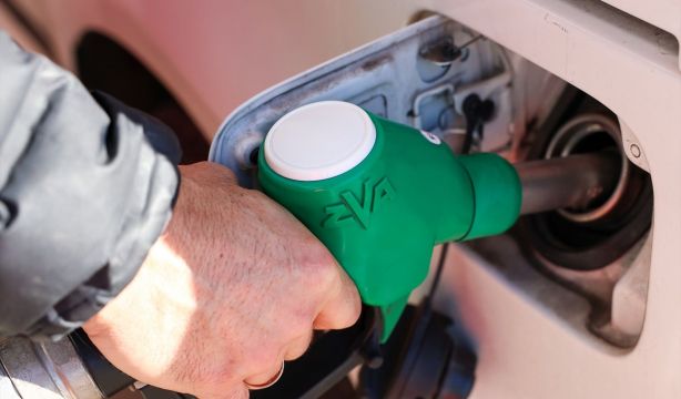 El precio de gasolina y diésel sigue subiendo en 2025 y alcanza máximos desde verano