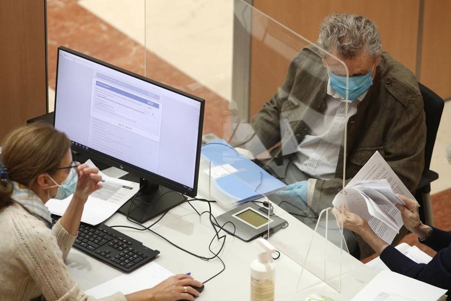 Hacienda responde la avalancha de cartas de mutualistas: "Hay que acogerse al nuevo procedimiento" Hacienda responde la avalancha de cartas de mutualistas: "Hay que acogerse al nuevo procedimiento"