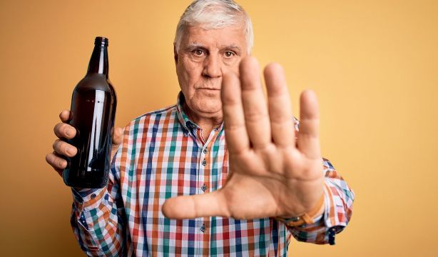 El reto del 'enero seco': un mes sin beber alcohol para bajar de peso y dormir mejor