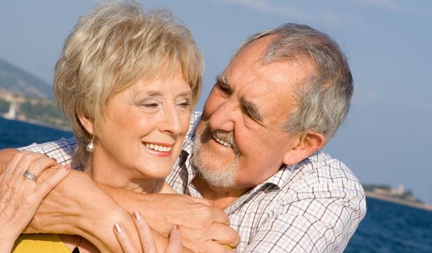 Nunca es tarde para encontrar el amor: así funciona el "Taller de Ligar" para personas mayores