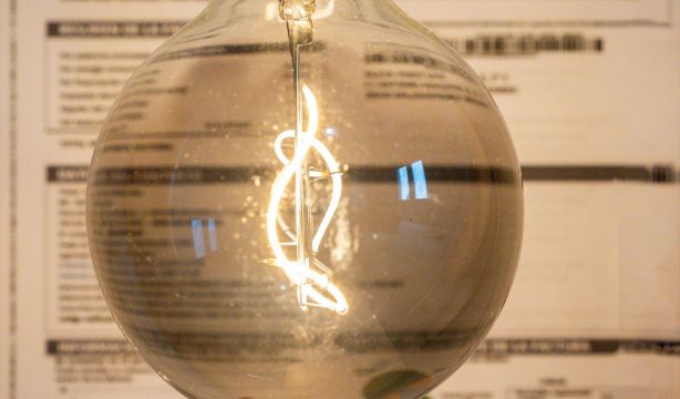 La tarifa regulada de la luz es hasta un 34% más cara que el mercado libre, según Kelisto