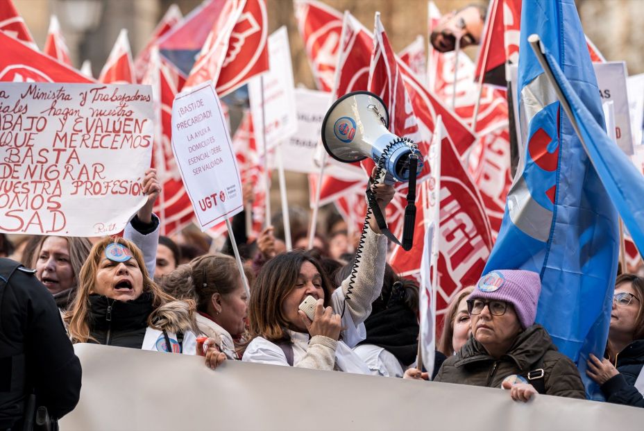 Concentración de los trabajadores de Ayuda a Domiclio en Madrid que siguen en huelga indefinida