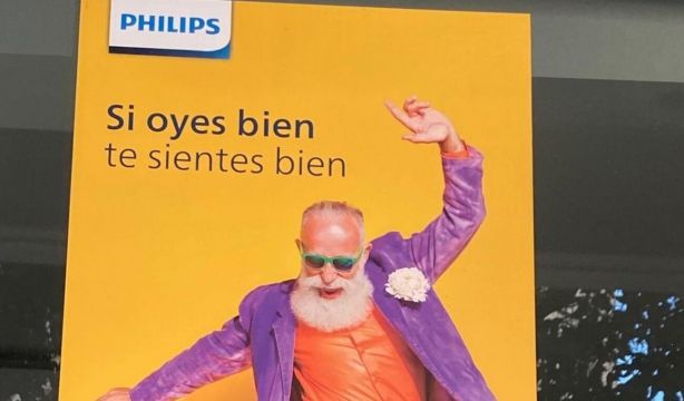 Un anuncio de Philips desata la polémica por su imagen "idealizada" y "forzada" de la vejez