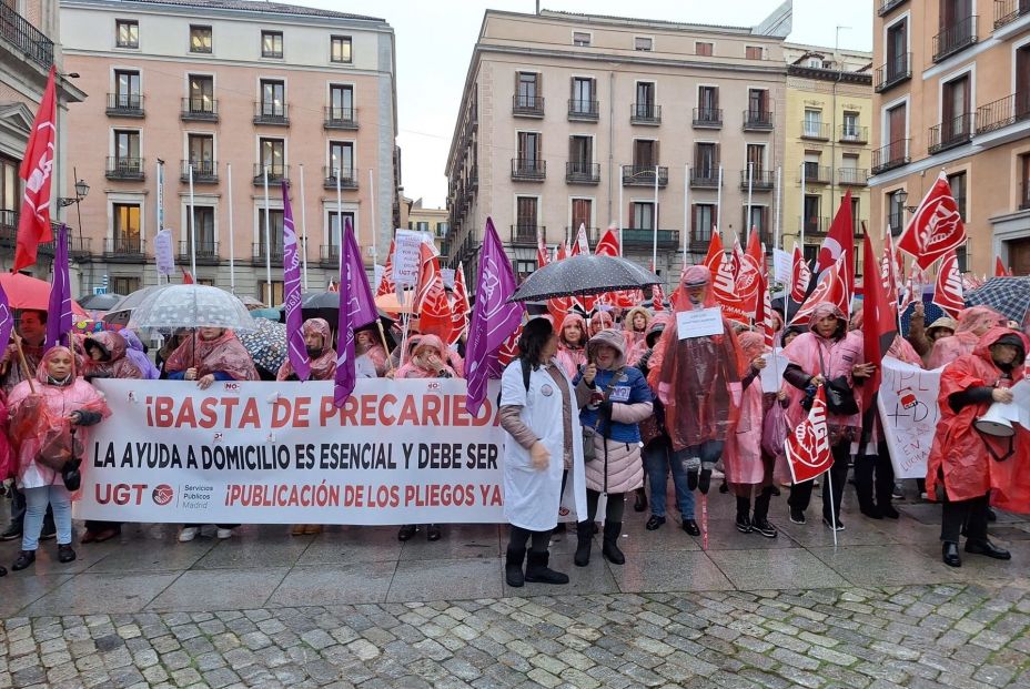 Concentración de los trabajadores de Ayuda a Domicilio en Madrid, que siguen en huelga indefinida Concentración de los trabajadores de Ayuda a Domicilio en Madrid, que siguen en huelga indefinida
