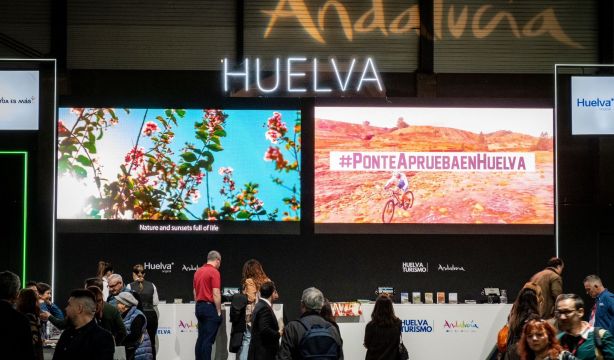 Diputación de Huelva, 65YMÁS y Fernando Romay presentan en Fitur 'Disfruta Huelva'