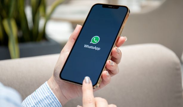 WhatsApp quiere acabar con las estafas: su nueva función reduce el riesgo de fraude