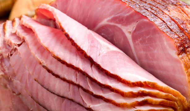 El truco de una nutricionista para elegir el jamón cocido más saludable del supermercado (Bigstock)