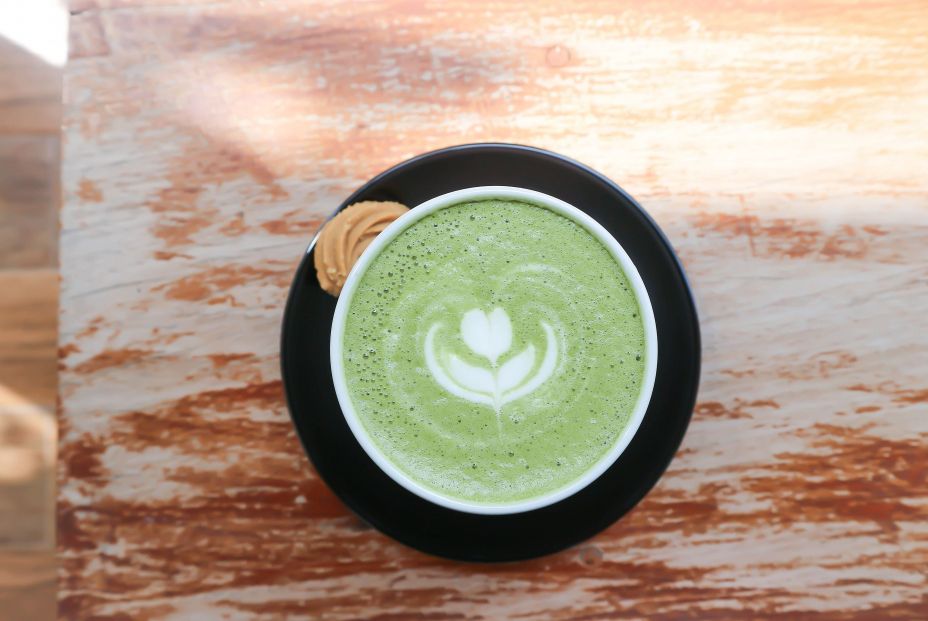 bigstock.Descubre los mitos y verdades del té de matcha
