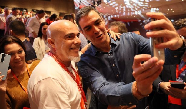 Sánchez: "Voy a buscar votos hasta debajo de las piedras para revalorizar las pensiones"