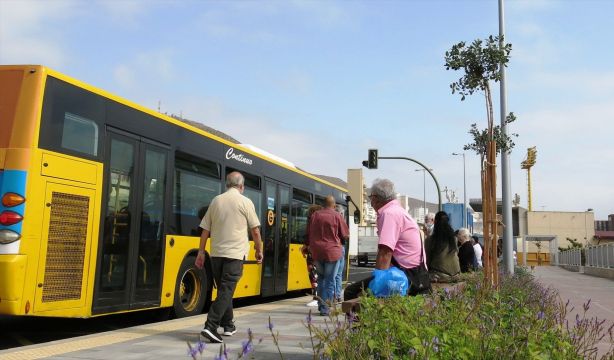 Tarjeta para mayores en Canarias: cómo obtenerla y qué descuentos ofrece