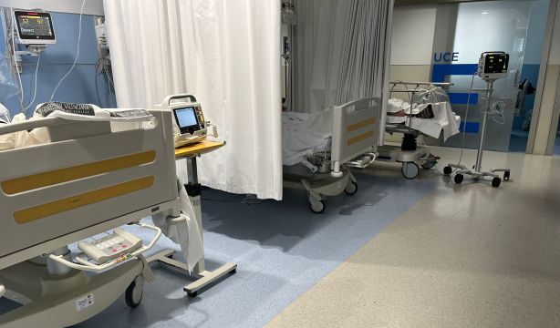 La gripe sigue saturando las Urgencias: "La normalidad tardará en llegar"