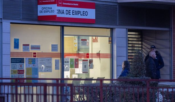 España destruye 242.000 empleos tras la Navidad en el peor enero desde 2020