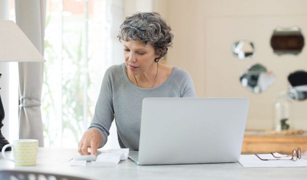 ¿Pueden cobrar la pensión de orfandad los mayores de 50 años?