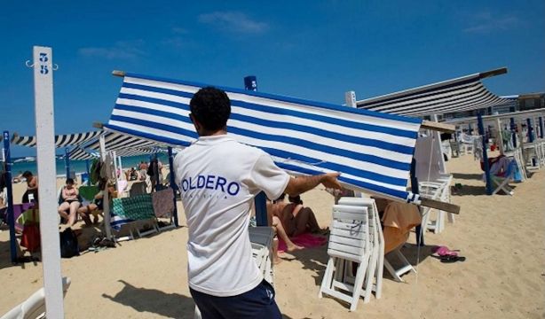 Los 1.400 toldos de las playas de San Sebastián se sortearán en marzo
