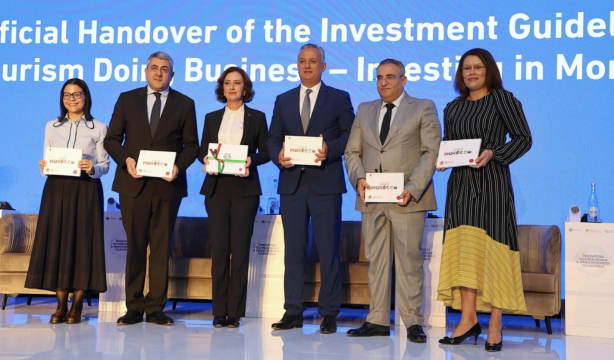 El secretario general de ONU Turismo presenta en Marrakech la guía de inversión para Marruecos