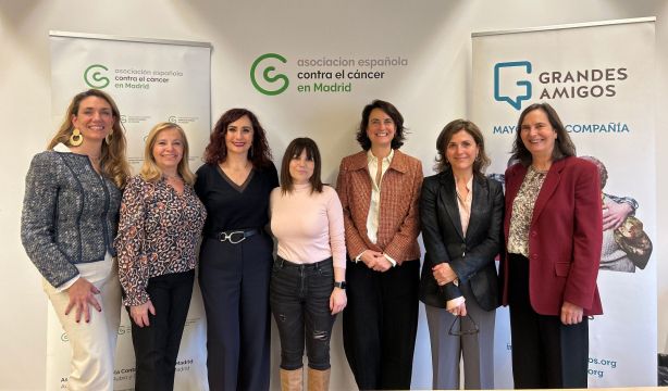 La Fundación Grandes Amigos y la AECC se unen por el bienestar de mayores con cáncer y soledad (Fundación Grandes Amigos)