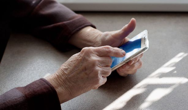 Cita con el Dr. Google: la mitad de los españoles acude a Internet para autodiagnosticarse