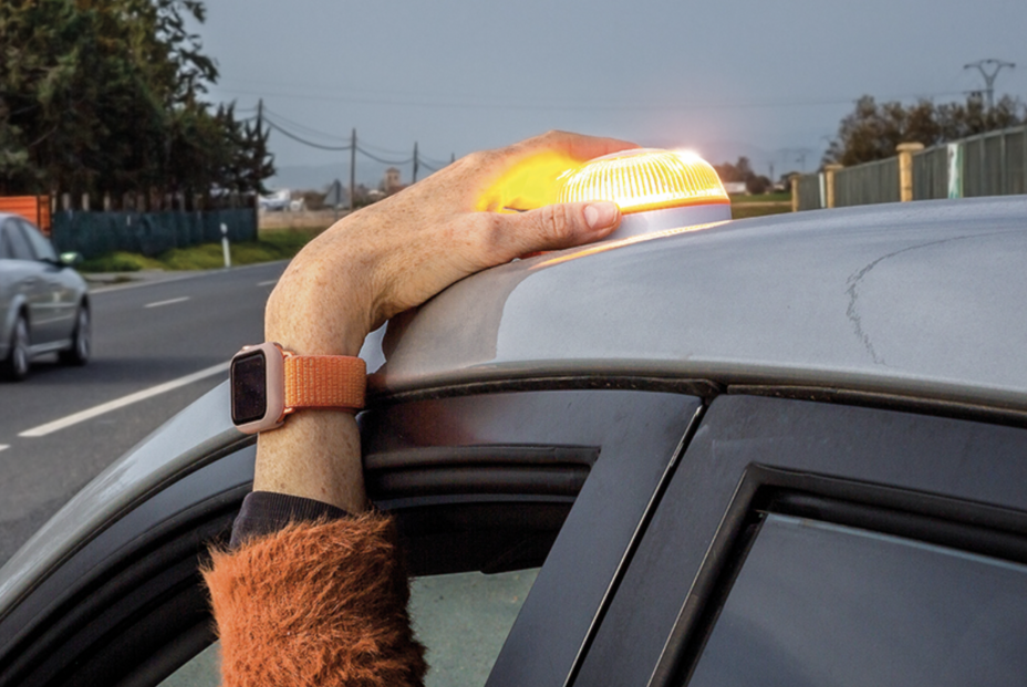  'Conocimiento, actitudes y comportamiento de compra de los conductores españoles en relación con la nueva luz de emergencia conectada V16 obligatoria', realizado por OSRAM