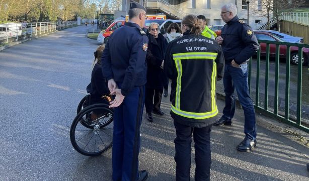 Tres muertos y nueve heridos en un incendio en una residencia de mayores de París