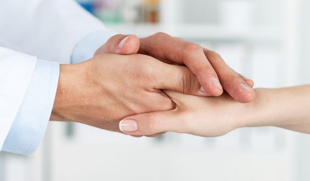 Cómo enfrentarse al diagnóstico de cáncer. Bigstock.