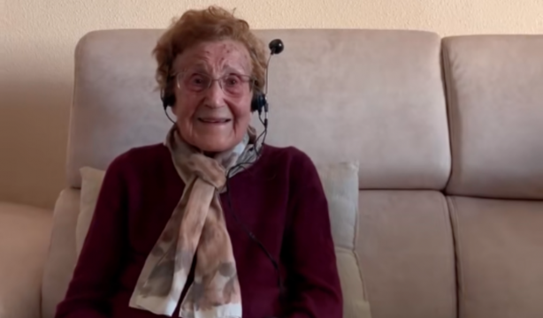 VÍDEO: La emoción de volver escuchar la voz de tu padre más de 30 años después