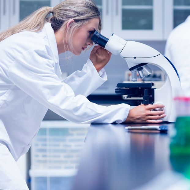 Dos de cada tres españoles creen que la ciencia explica las cosas importantes (Bigstock) Dos de cada tres españoles creen que la ciencia explica las cosas importantes (Bigstock)