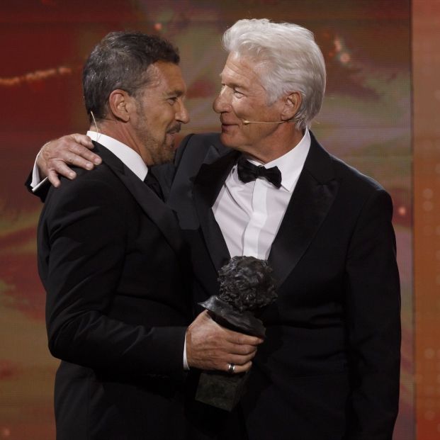 EuropaPress 6508232 actor antonio banderas le entrega actor richard gere goya internacional 39 EuropaPress 6508232 actor antonio banderas le entrega actor richard gere goya internacional 39