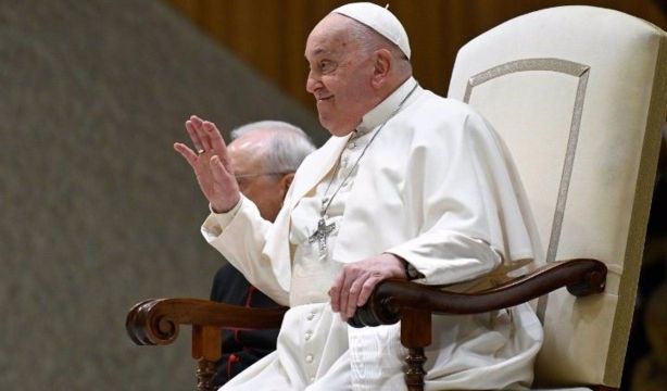 Preocupación por la salud del Papa Francisco: interrumpe homilía por problemas respiratorios