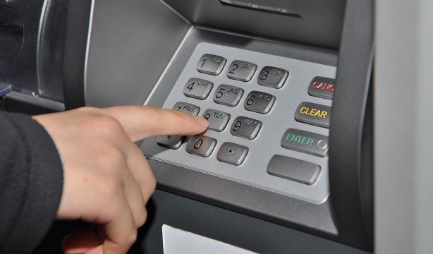 Acusan a la banca de prácticas ilegales en la venta de seguros Foto: bigstock