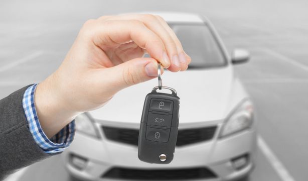 El truco de un profesor de autoescuela para abrir el coche si el mando se ha quedado sin pilas (Bigstock)