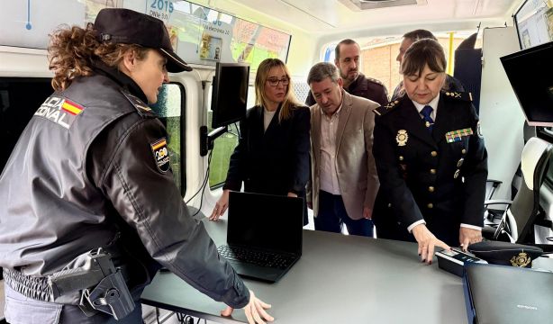 Aumenta el número de unidades móviles para expedir el DNI y el pasaporte de manera instantánea