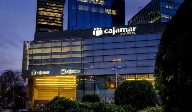 Cajamar cobra 1.194 euros a un matrimonio por mover su plan de pensiones tras vencer la permanencia