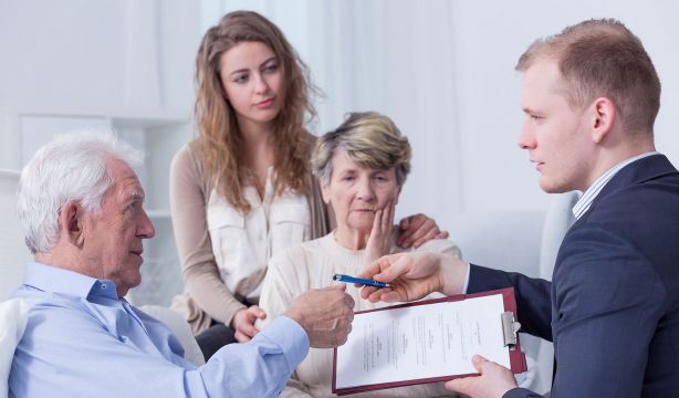 ¿Cuándo se puede impugnar un testamento?