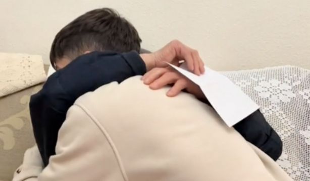 VÍDEO: Cumple el sueño de su abuelo de ver al Athletic en el estadio y su reacción se hace viral (TikTok)