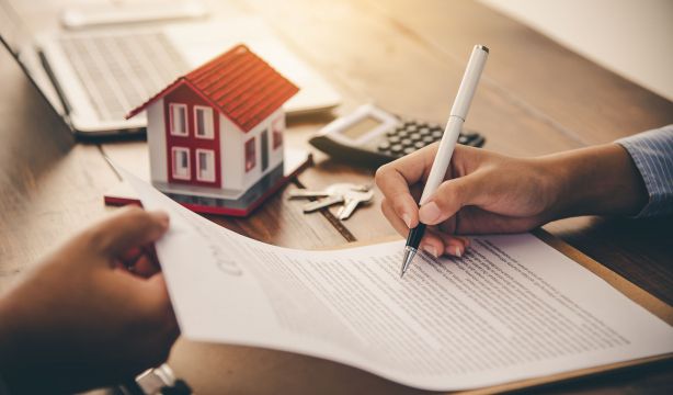 Si revisas estas cinco partidas de tus facturas domésticas, podrías ahorrar hasta 3.000 euros