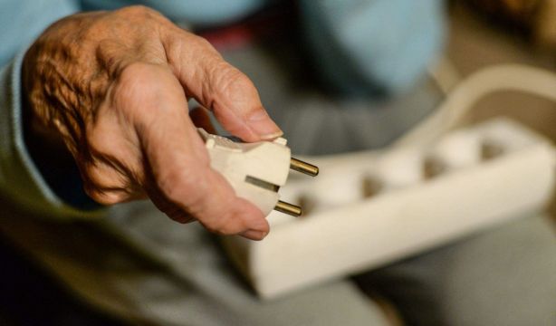 El precio de la luz de marzo triplica al de hace un año: se sitúa en 53,02 euros por megavatio hora