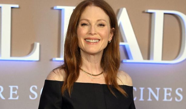 Julianne Moore denuncia que Trump ha prohibido su libro infantil en las escuelas de EEUU