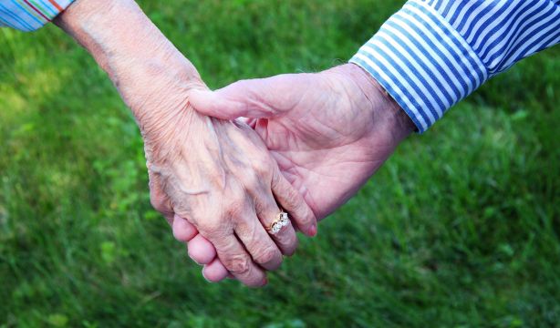 Papel, madera, plata, oro, diamante... Nombres de los aniversarios de boda según los años casados