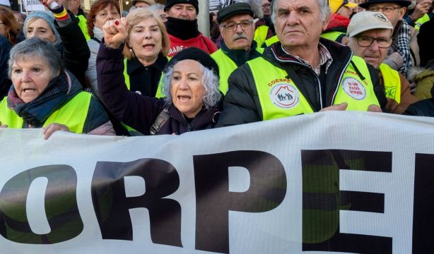 Paralizar las devoluciones de IRPF a los pensionistas es un deliberado maltrato a la gente mayor