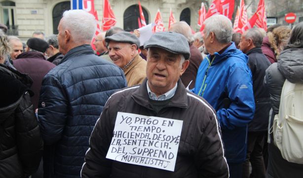 Los pensionistas mutualistas claman en la calle contra Hacienda: "Exigimos que rectifique"