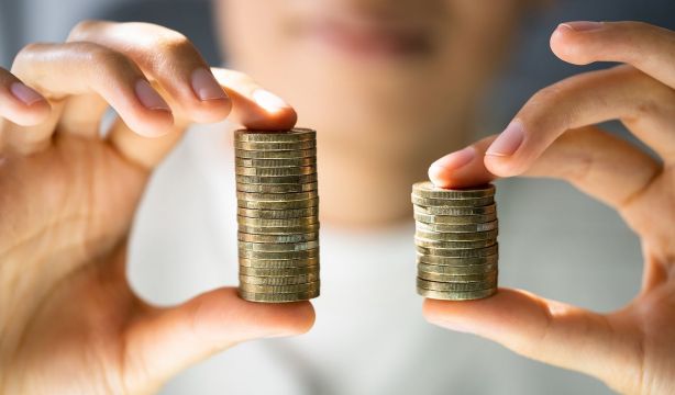 las mujeres ganan 5.100 euros menos que los hombres en España