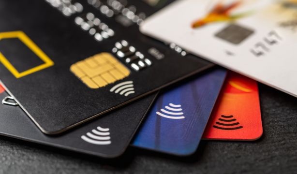 Un juzgado sugiere sancionar a los bancos que dilaten pleitos sin recorrido por tarjetas revolving