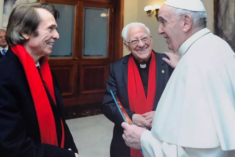 EuropaPress 2602888 raphael reune papa apadrina nuevo proyecto solidario padre angel roma EuropaPress 2602888 raphael reune papa apadrina nuevo proyecto solidario padre angel roma