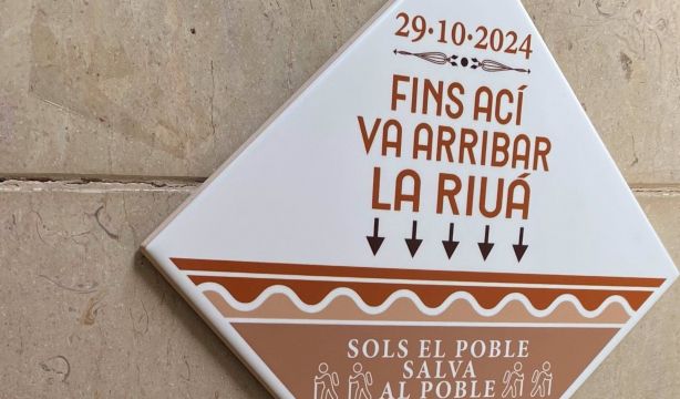 Los azulejos que recuerdan para siempre hasta dónde llegó el agua en la DANA de Valencia